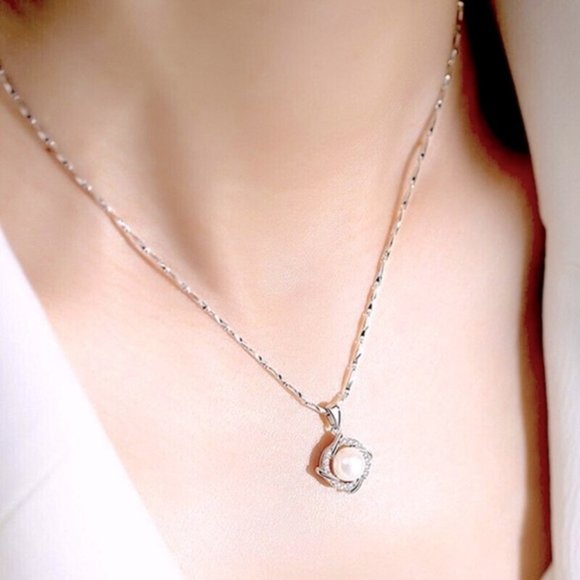 Elegant 925 Silver Cultured Pearl & Diamond Necklace - Picture 2 of 2